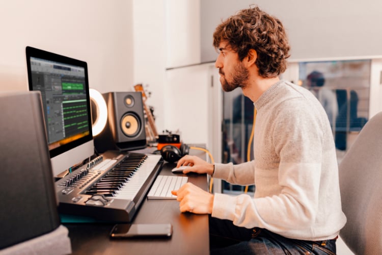 15 Best Audio Editing Software of 2024 (Free and Pro Options)
